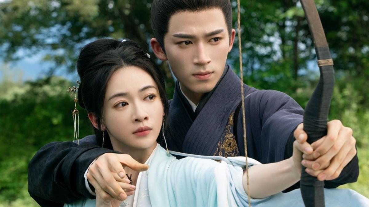 王星越(右)、吳謹言合作《墨雨雲間》爆紅。(圖/愛爾達電視提供)