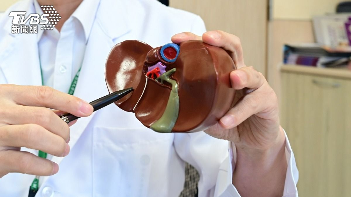 台中老闆喝酒拚業績 「長8公分大惡性腫瘤」肝癌復發3次