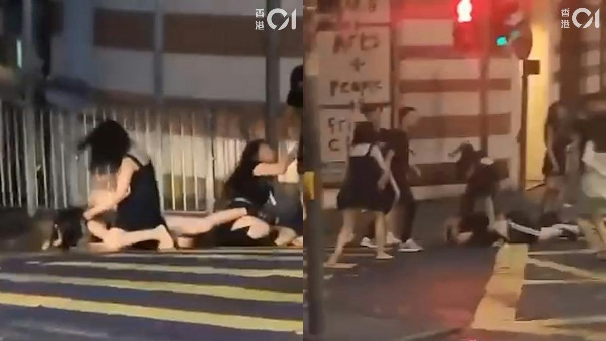 香港街頭全武行！10人混戰「狂扯頭髮」　鞋子被打飛慘趴在地