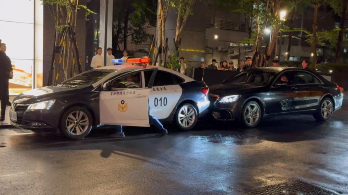 警車撞豪車！受損車款曝光「不是邁巴赫」　大安分局：員警不用賠