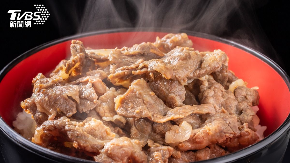 日Sukiya內用改「塑膠餐具、免洗筷」　老顧客怒：是在吃飼料？