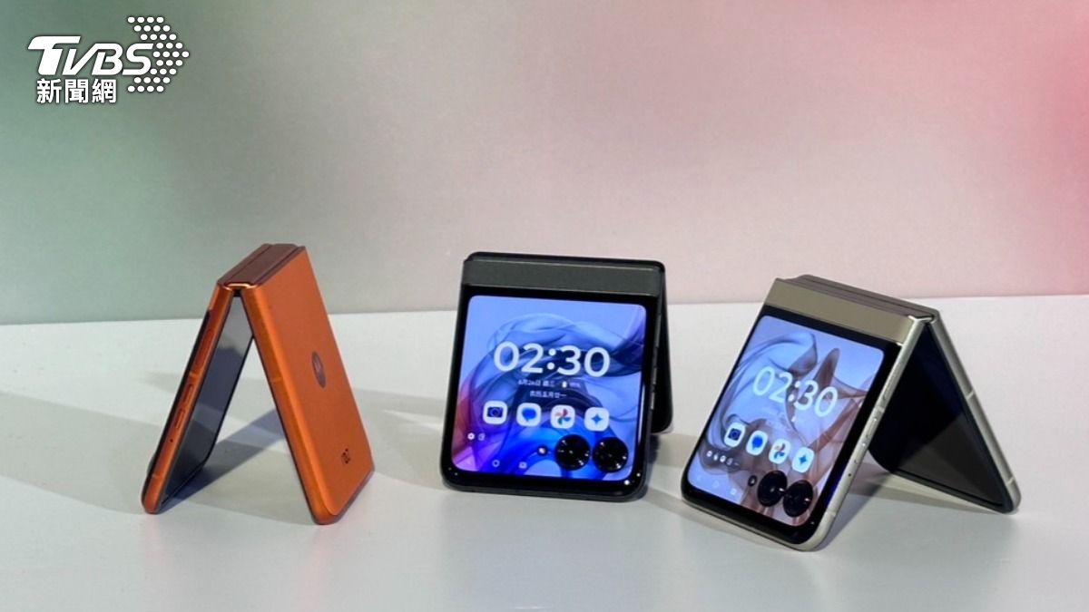 經典老牌Ｍotorola摺疊機回歸！螢幕變更大　摺60萬次都OK