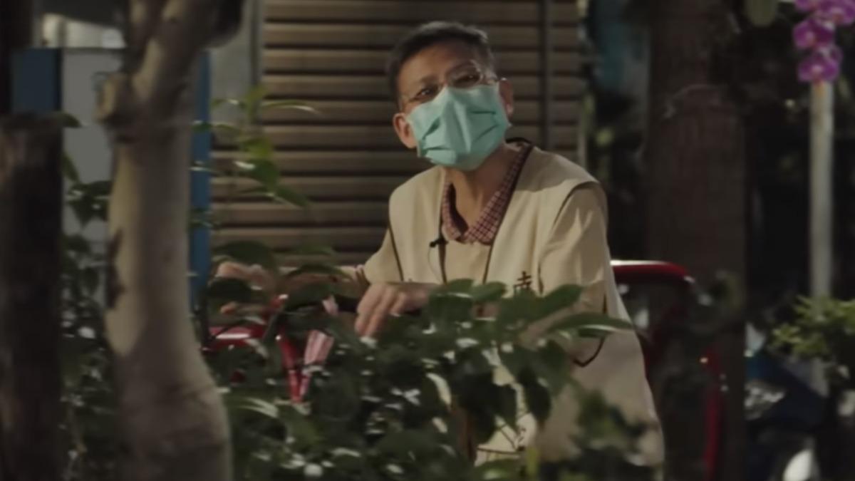 「阿彌陀佛姐」驚遭追撞！滿臉全血倒中正橋　目擊者嚇：超級恐怖