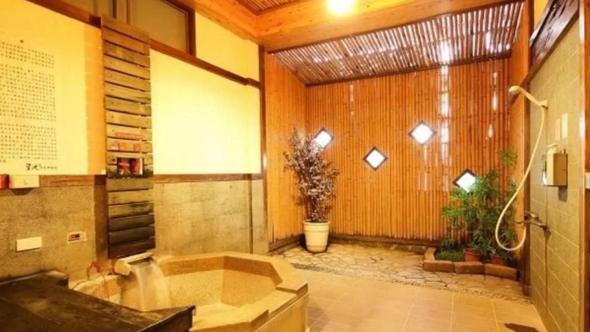 4男6女皇池泡湯「偷拍片」外流！　檢警靠1招抓到嫌犯