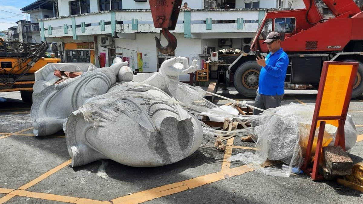 吊掛繩索突斷！宜蘭巨大觀音像當場「斷頭」　他驚喊：賠死了　