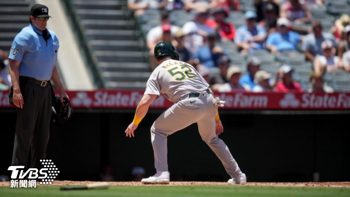 MLB/運動家跑者烏龍「漏踩本壘」出局 被提醒去補踩不算