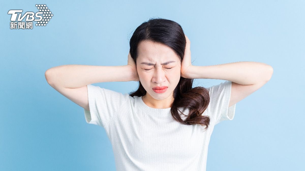 無故耳鳴要當心!醫示警「1壞習慣」耳朵恐發黴 3類人易感染