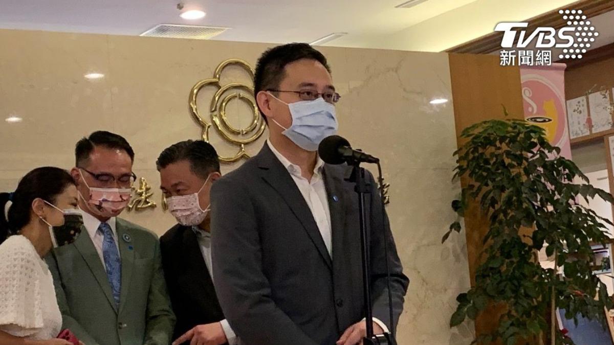 爆「捲舌口音」邀上節目!政論常客鬆口陸盯梢內幕:真發生了