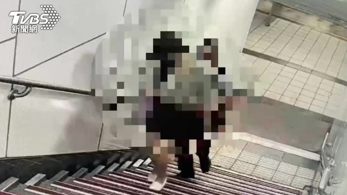 偷拍慣犯又涉案! 北捷地下街「狂貼短裙女」遭警送辦