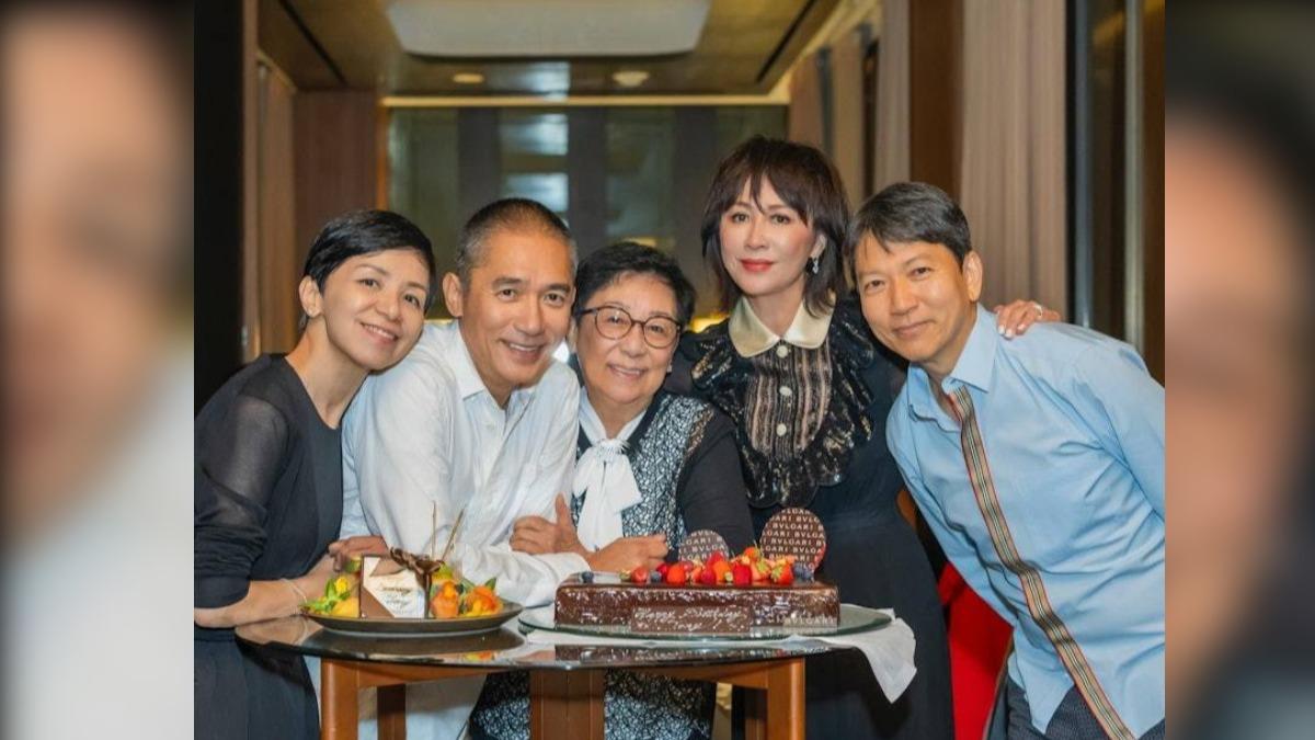 梁朝偉媽媽、妹妹及妹夫都有現身。(圖/翻攝自IG:@carinalau1208)