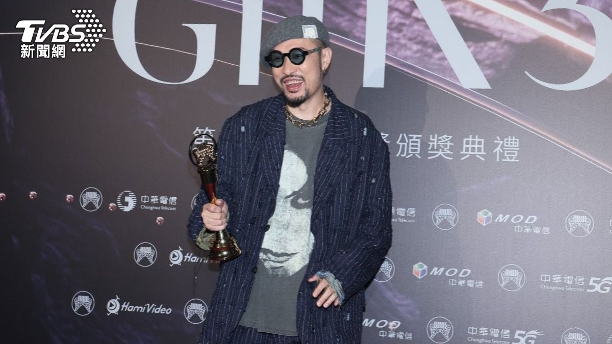 金曲35／熱狗獲獎嗨喊「喝到早上才回家」　搶歌王：先送你們回家