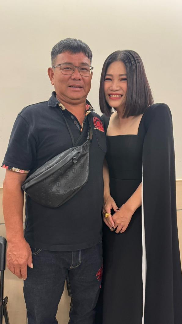 黃妃的老公驚喜到場力挺。(圖/華特唱片提供)