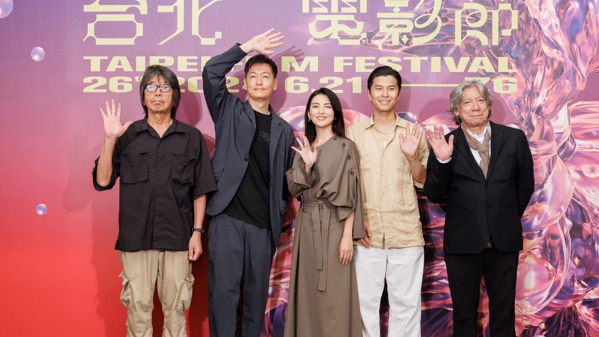 導演森達也、井浦新、田中麗奈、朝井大智、製片小林三四郎。(圖/台北電影節提供)