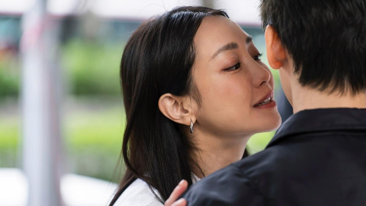 謝欣穎女上男下騎乘體位「動得太快」 他受不了急喊:慢點!