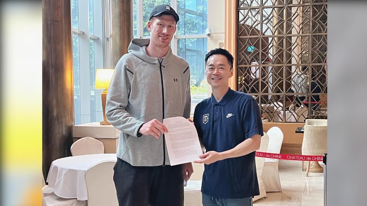 籃球/台灣第3名歸化球員來了 「大B」吉爾貝克與籃協完成簽約