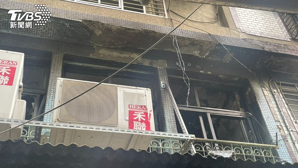 三重透天厝突竄火！女衝火場呼喚伴侶逃生　雙雙受困一度命危