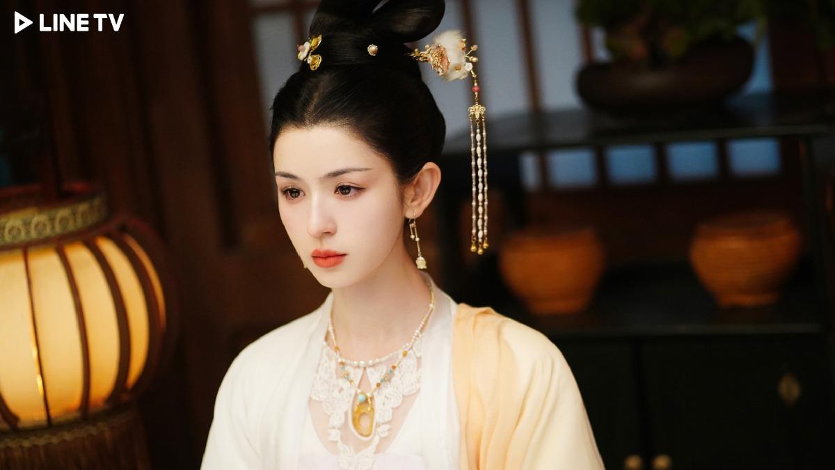 哈妮克孜有「新疆四美」、「四千年難得一遇美少女」之稱。(圖/LINE TV提供)