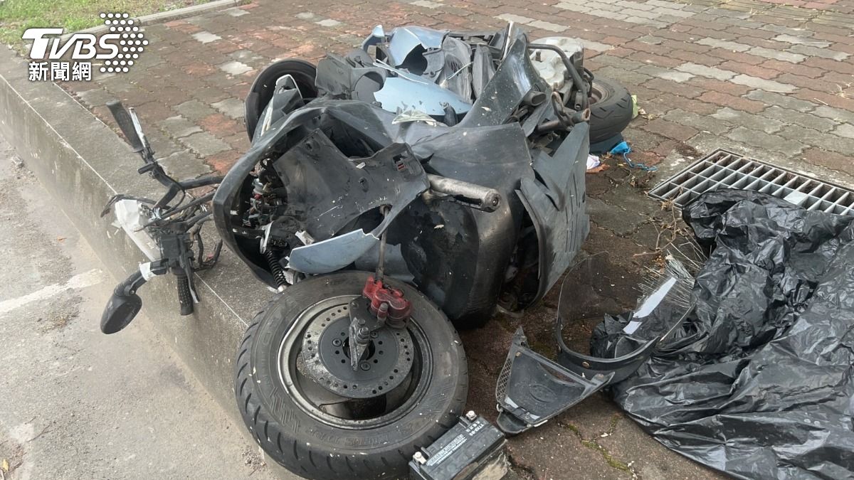 台中騎士猛撞轎車住院13天　機車如廢棄物慘被丟在路邊