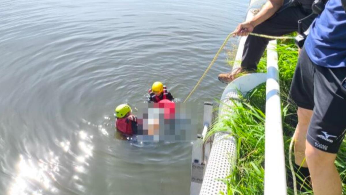 高雄一名男子上午通報妻子失蹤，怎料下午才知對方陳屍前鎮河邊。（圖／翻攝自記者報料網）
