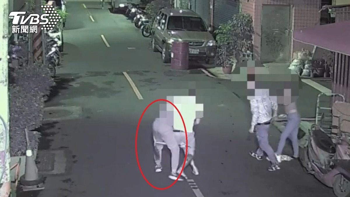 欠錢還嗆「不然想怎樣」!新北男遭砍腿部大量出血 女友嚇跑