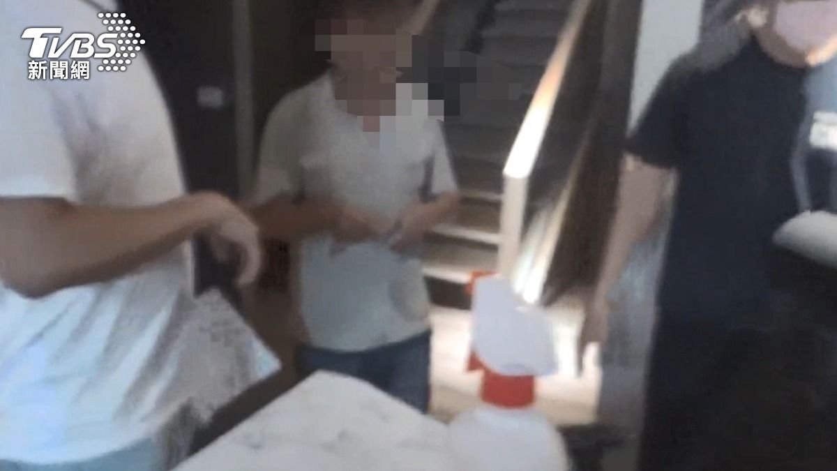 陳姓負責人依妨害風化罪嫌移送基隆地檢署偵辦。(圖/TVBS)
