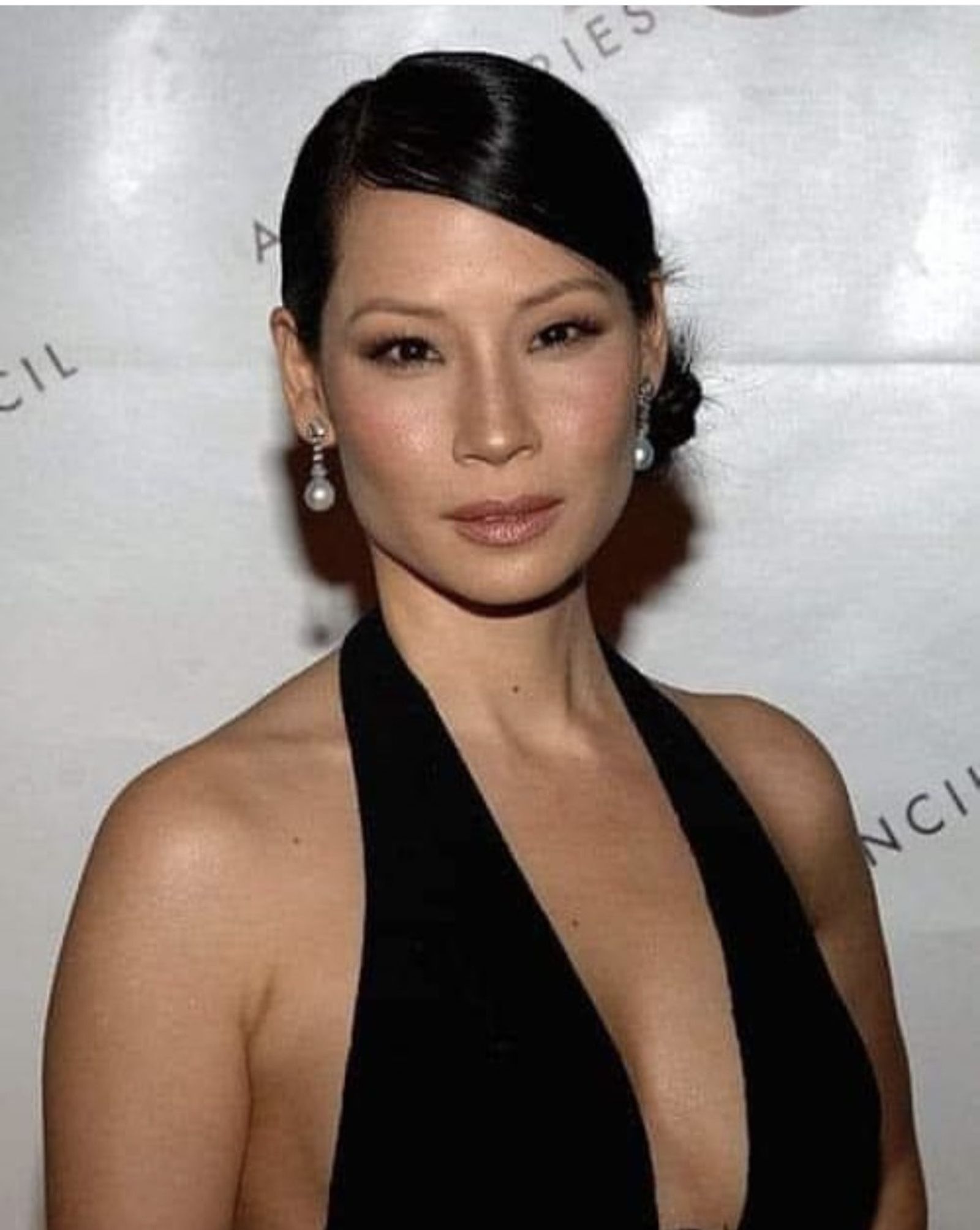 劉玉玲48歲時突然在IG宣布自己當媽了，靠著代理孕母順利產出一子。（圖／翻攝自劉玉玲IG）