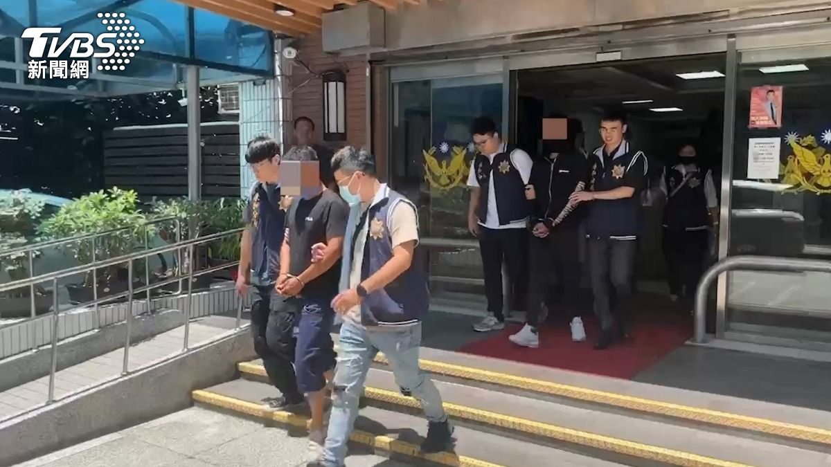 警方將5名黑幫詐團成員移送法辦。(圖/TVBS)