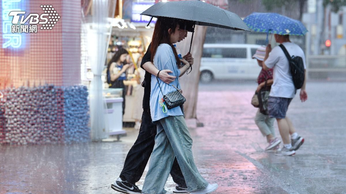 天氣/大雷雨開轟!8縣市大雨特報「下到入夜」 警戒區出爐