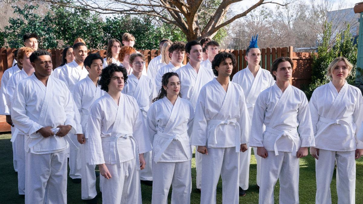 《眼鏡蛇道館》為1984年電影《小子難纏》（The Karate Kid）的後續作品。（圖／Netflix提供）