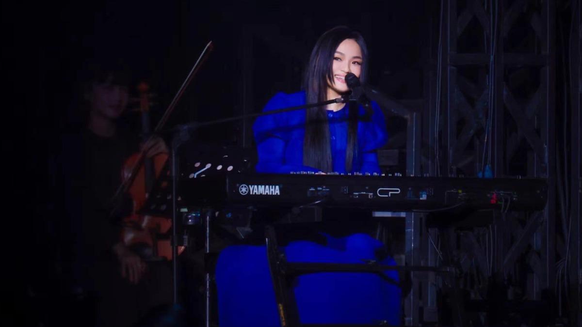 徐佳瑩武漢演唱會!選唱《會呼吸的痛》網驚太地獄:這是高級酸吧