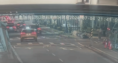 計程車失控撞擊經過。(圖/TBVS)