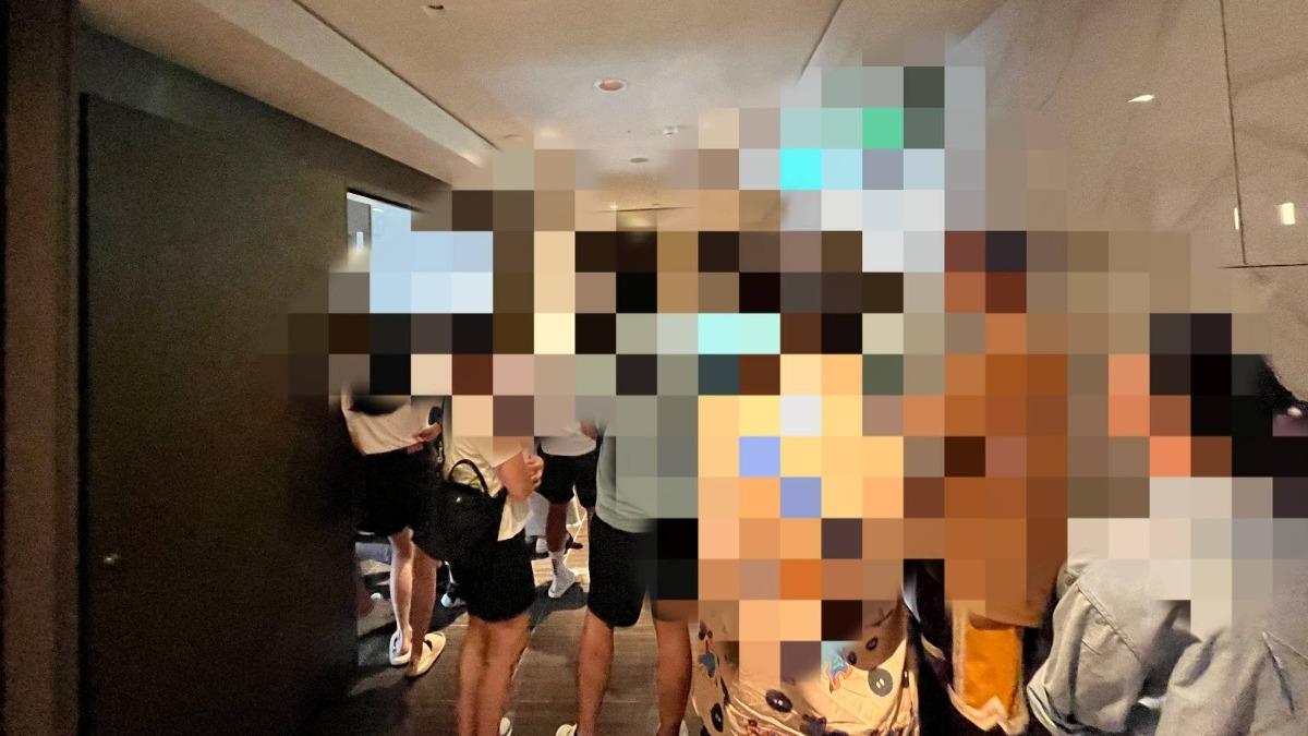 財經主播葉芷娟看房也遇上搶房競價奇觀。（圖／翻攝葉芷娟臉書）