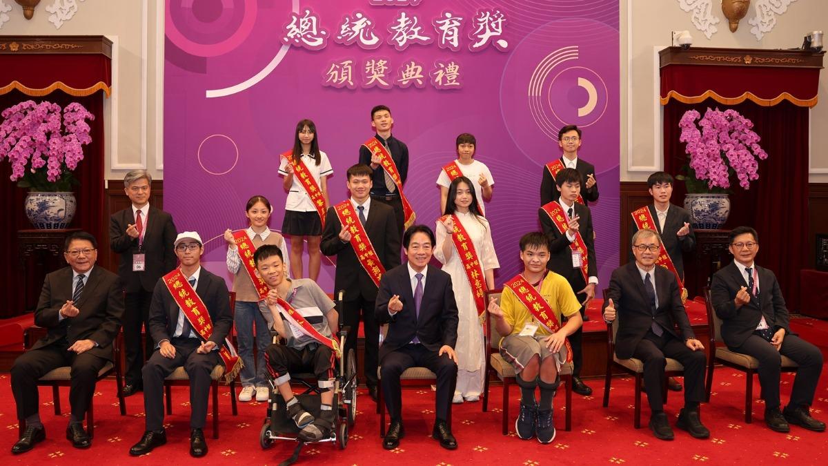 新二代女高生逆襲成紀錄片導演獲總統教育獎 他更厲害二度獲獎