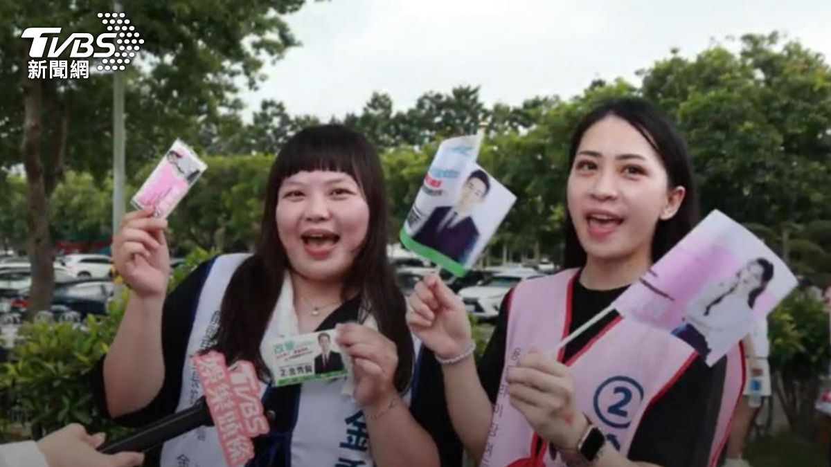 粉絲以競選規格來迎接金秀賢訪台。(圖/黃城碩攝)
