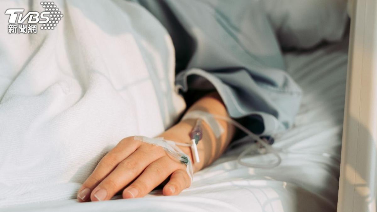 台中司機未綁緊安全帶!暴力拉輪椅釀洗腎婦慘摔 骨折枉死判7月