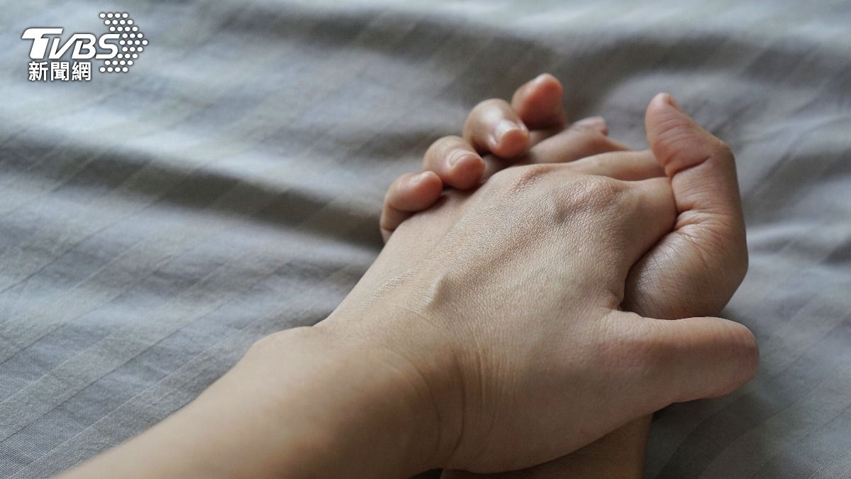 男大生爆床戰6少女！高調炫「激戰過程」　她怒報警