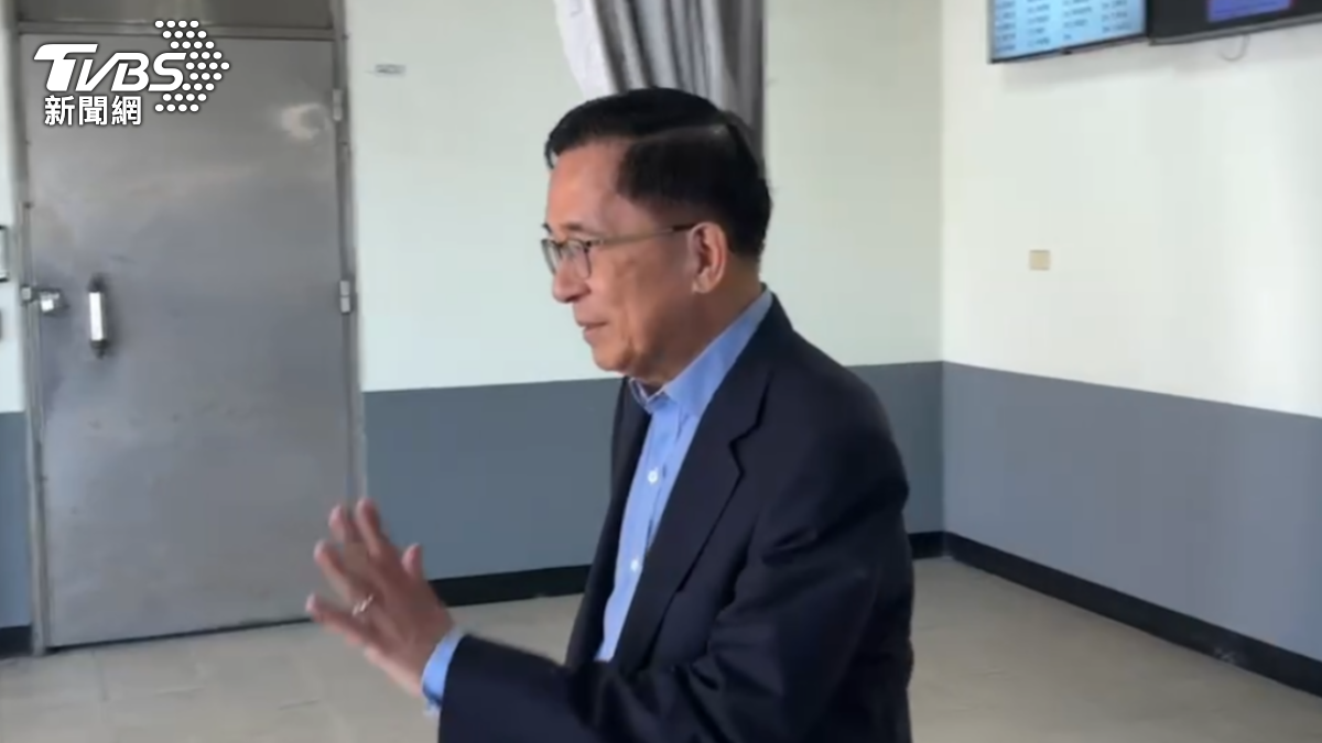陳水扁無預警現身殯儀館 被問鄭文燦涉貪兩字回應快閃