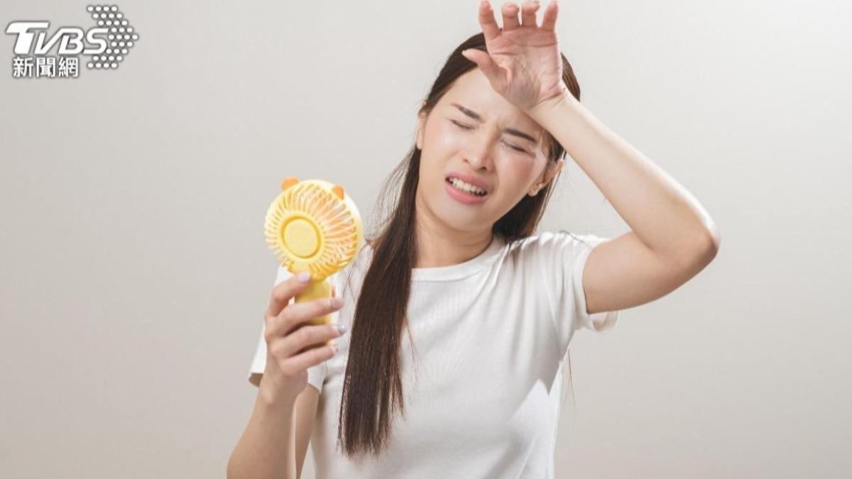 高溫常嘴破！出現8症狀恐是「火氣大」　失眠、易怒也上榜