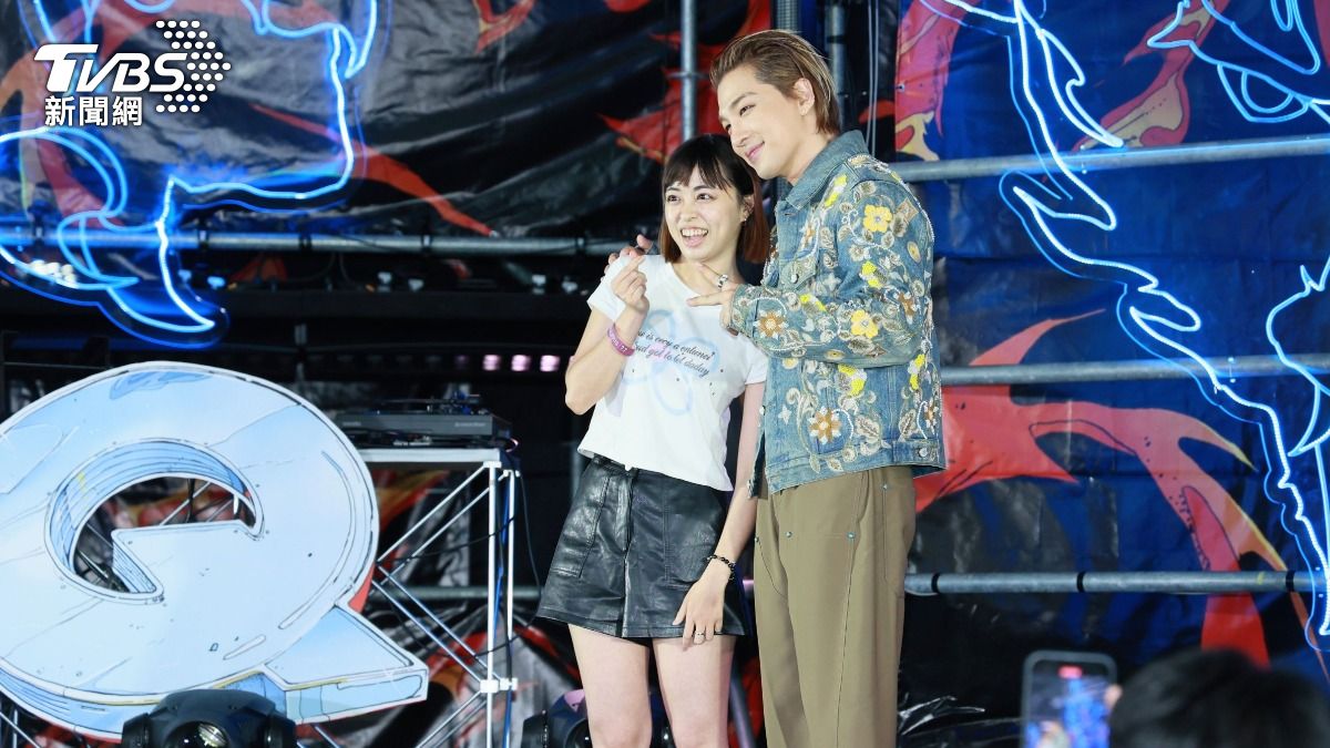 太陽抽幸運粉絲上台互動。(圖/趙世平攝)