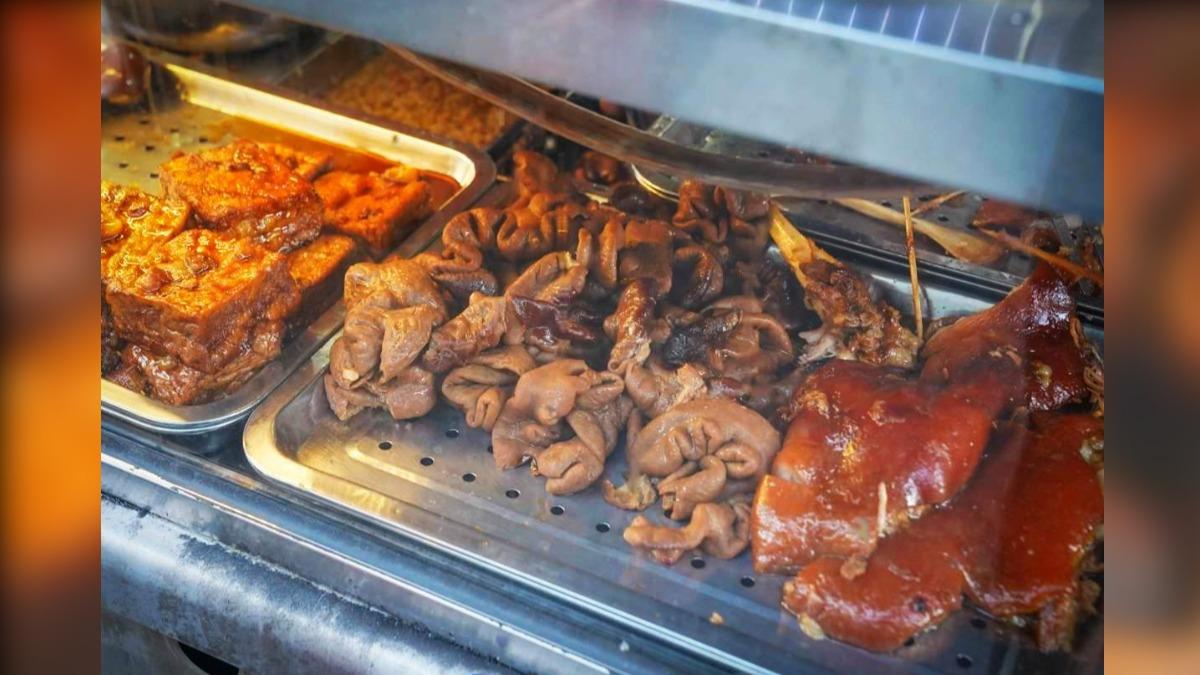 以腿庫醬汁下去滷的滷味也很受歡迎,像大腸、油豆腐、滷蛋等等。(圖/美食好芃友提供)