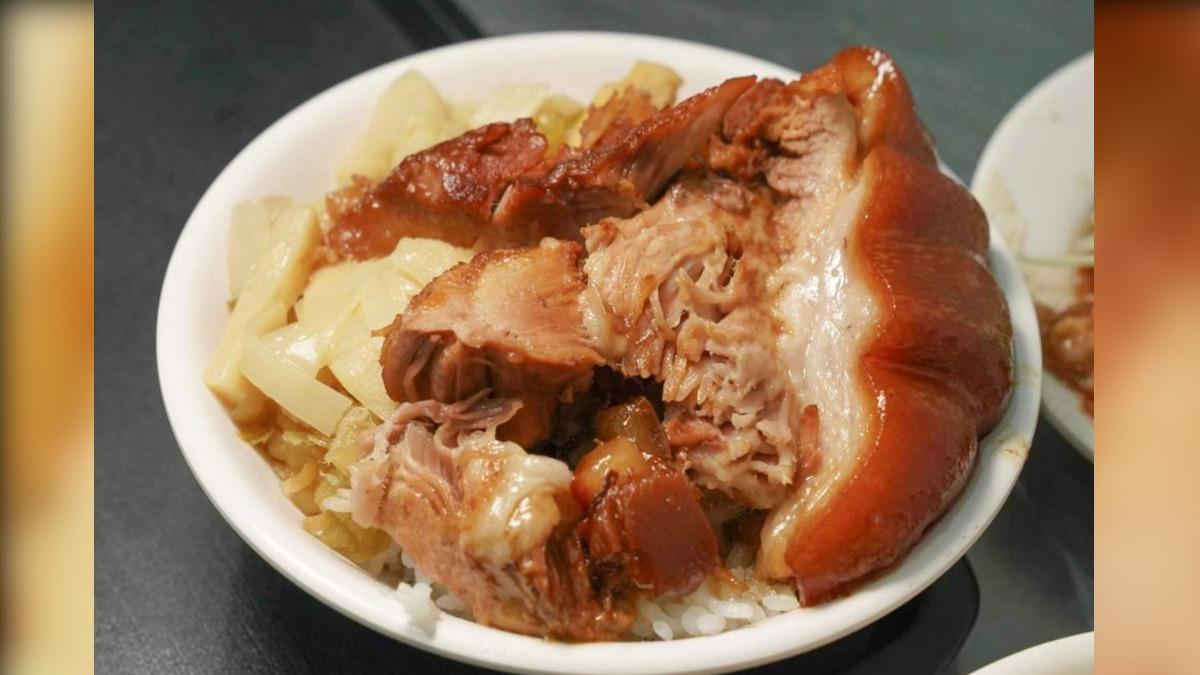 「腿庫飯」(115元,含荷包蛋)豬皮夠Q、油脂夠多、肉也嫩,滷汁十分入味!(圖/美食好芃友提供)