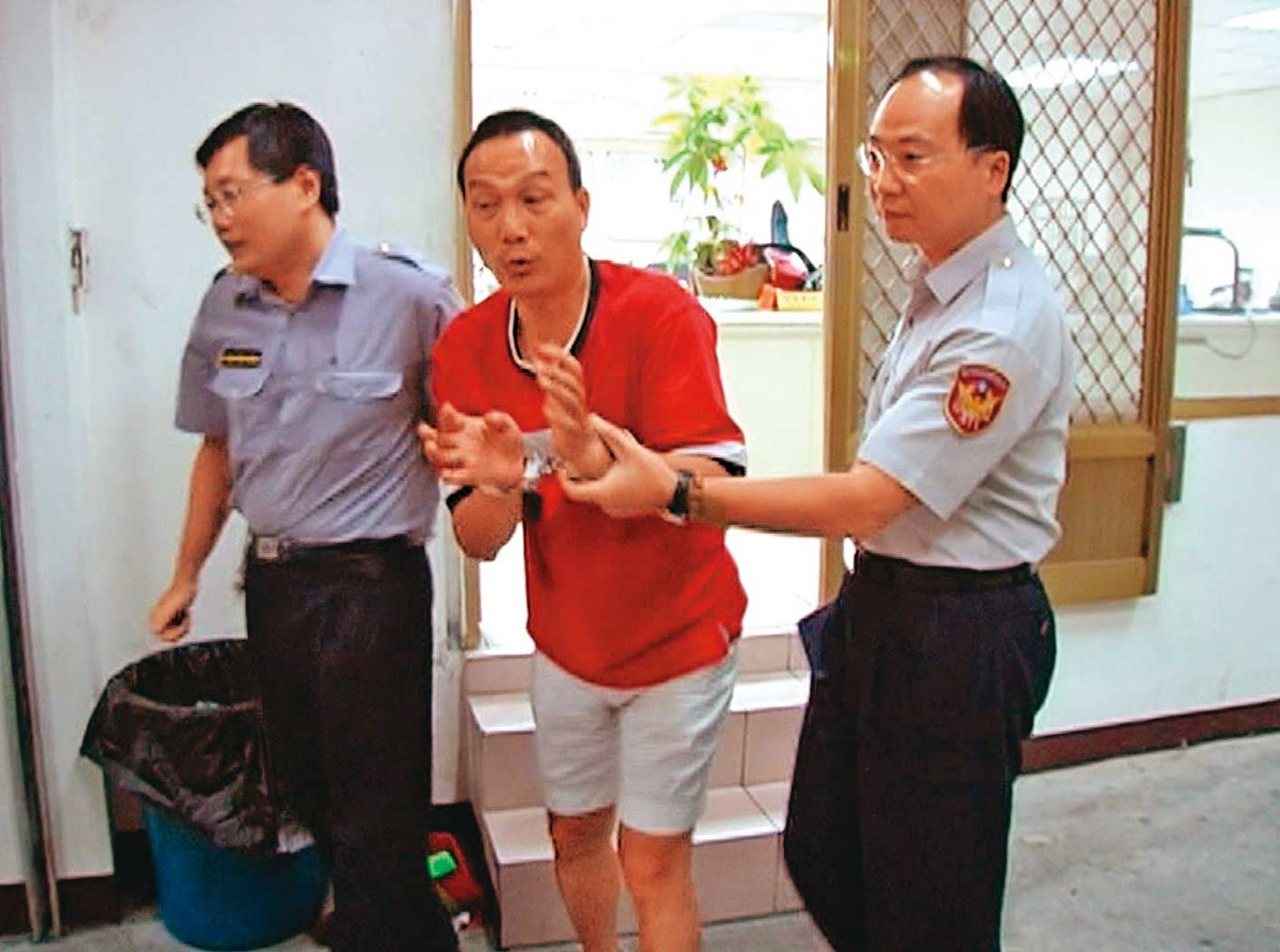 不爽妻坐檯陪酒!妒夫卡拉OK店縱火 「釀5死8傷慘劇」遭判死刑