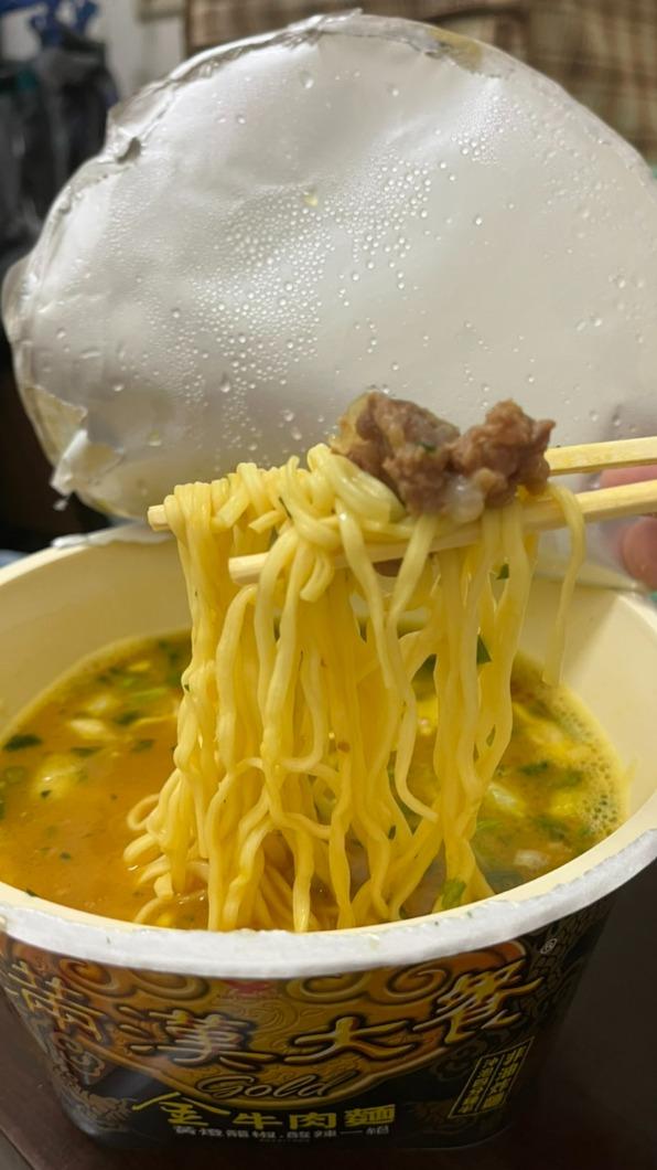 網友直呼，這款是自己覺得泡麵牛肉麵中最好吃的。（圖／翻攝自泡麵公社 泡麵俱樂部臉書）