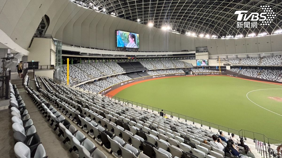 大巨蛋再爆白椅「吃球」 蔣萬安撇清:2022年柯任內完成