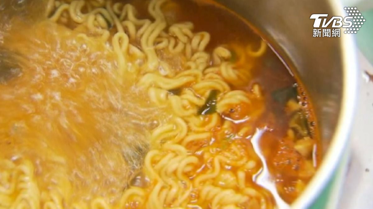 泡麵之戰誰勝出?老饕點名「1款口味最強」:每次都被掃光