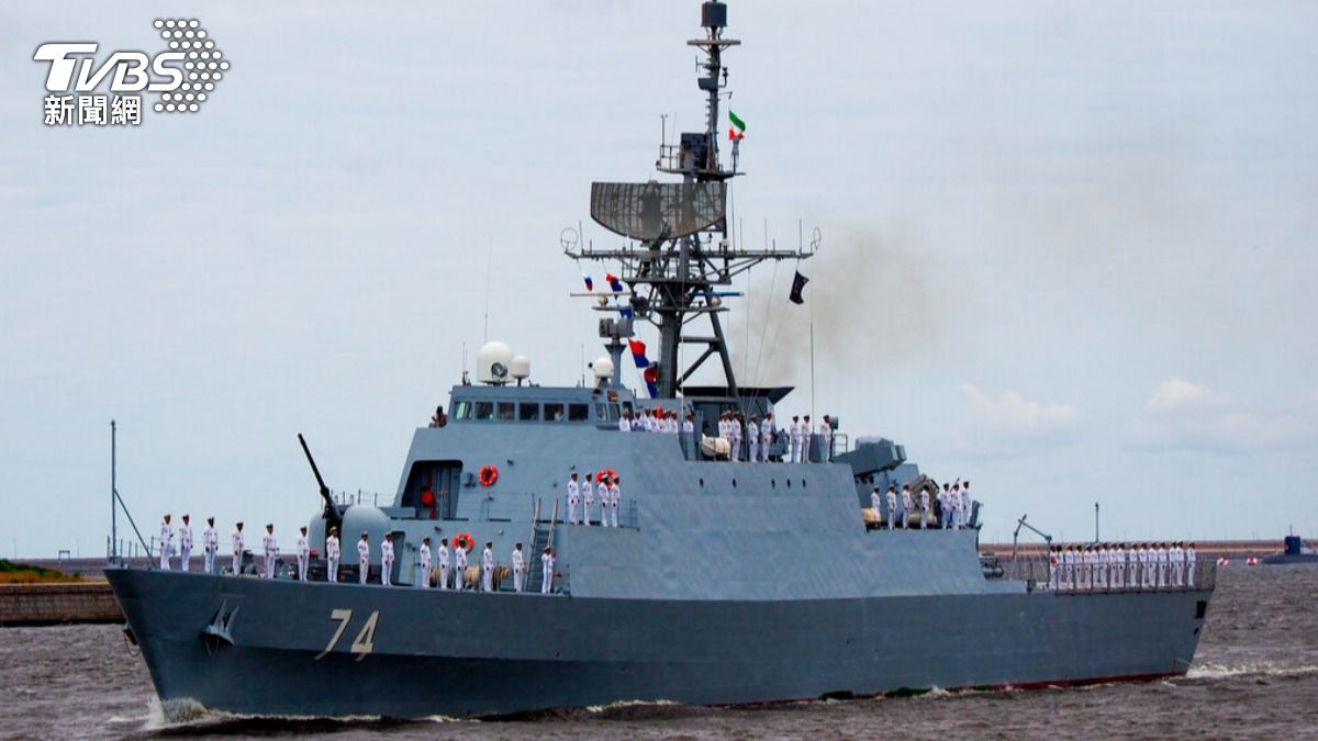 太丟臉!伊朗驅逐艦進港維修 意外翻覆沉沒害2軍官殉職