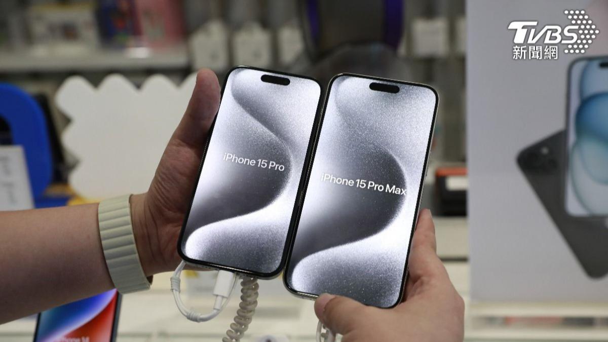 旗艦款iPhone 15是果粉去年的熱門選項。（示意圖／shutterstock 達志影像）