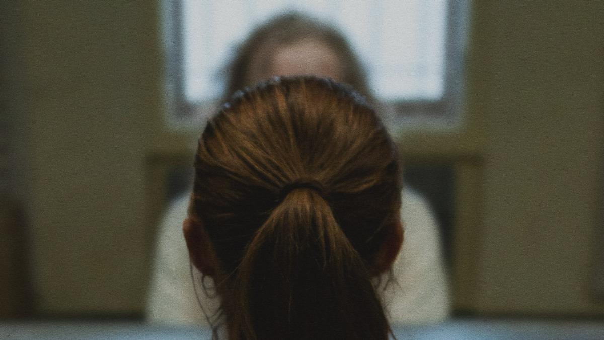 14號生日女孩收等身陶瓷人偶當禮物 竟掀起連環殺人案