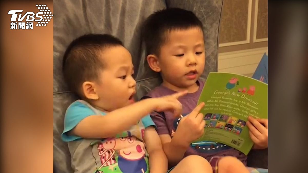 李奐磊和弟弟從小喜愛閱讀英文繪本和童書，媽媽分享小秘訣「把他們的娛樂都變英文版」