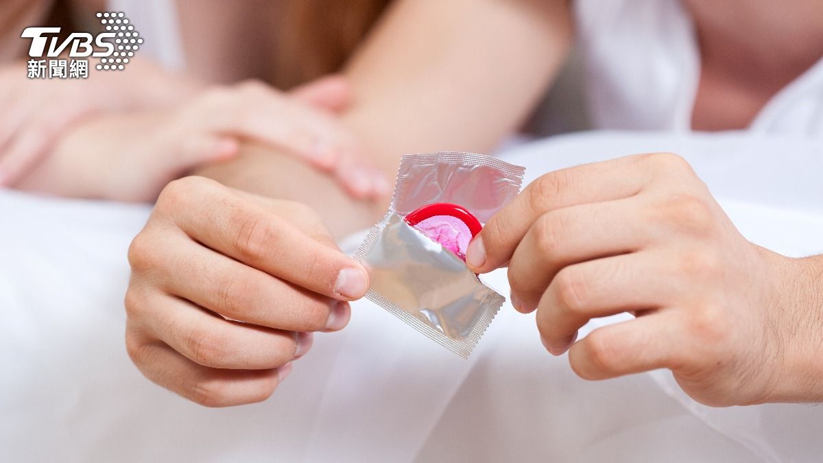 人妻美髮師偷吃男客!摩鐵嗨過招 噴滿身羞讚「舒服到軟」